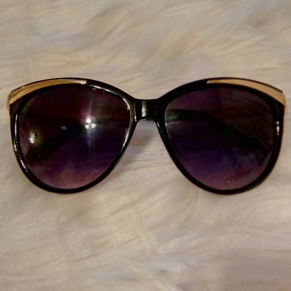 Sunglasses - Picture 1 of 4